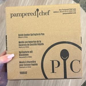 NIB Pampered Chef Quick Cooker Springform Pan
